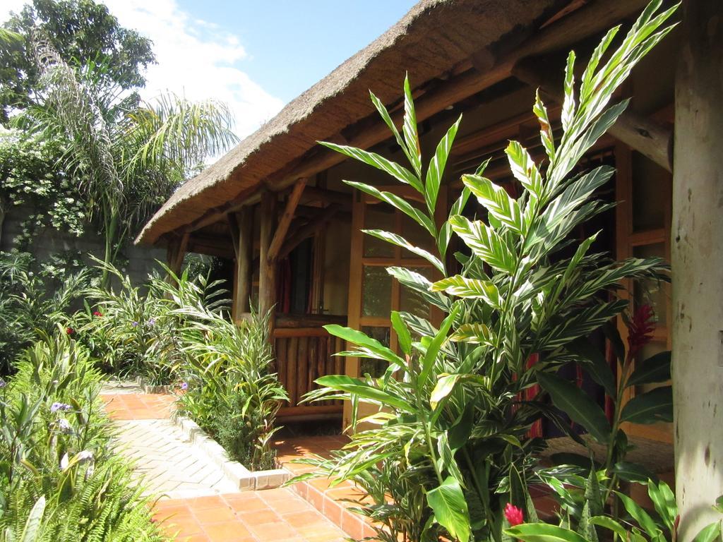 Precious Guesthouse Entebbe Exterior photo